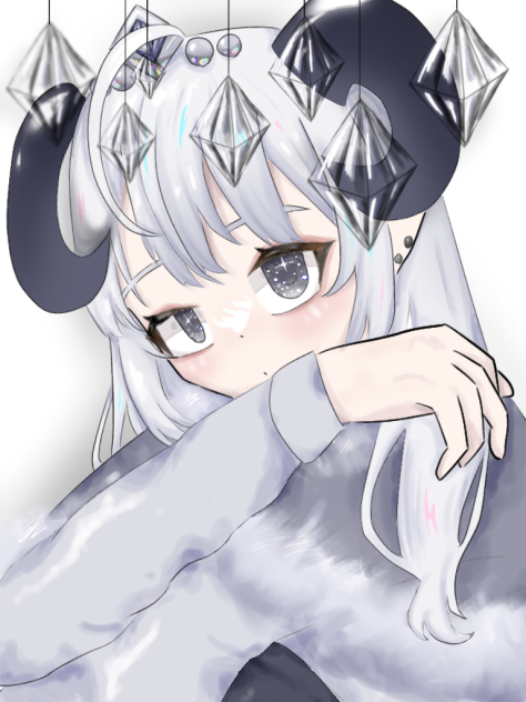グレー