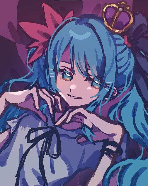 👑