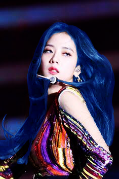 Blackpink Jisoo with blue hair