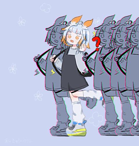 なんのボカロのポーズかなー
