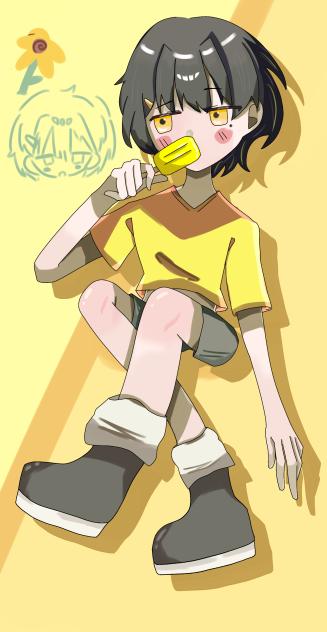 イエロー