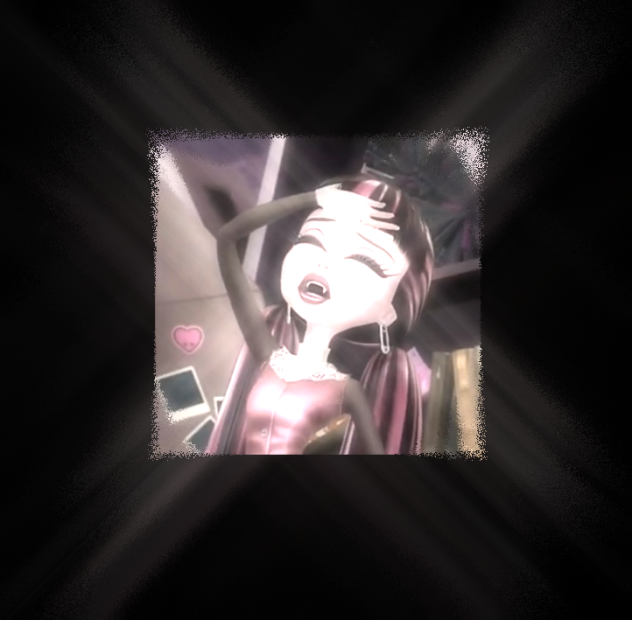 ♡D r a c u l a u r a♡