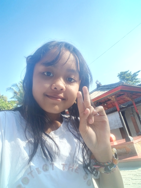 my real face 💙 i am girl