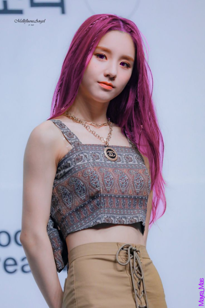 Heejin (Loona)