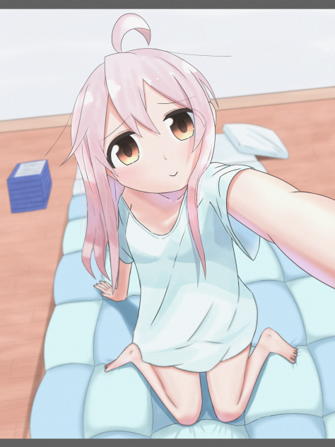 自撮りをするまひろ