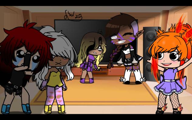 Zayza is teaching Lunar to dance