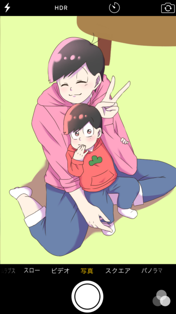【カメラ】チビおそ松兄さんと末弟トド松
