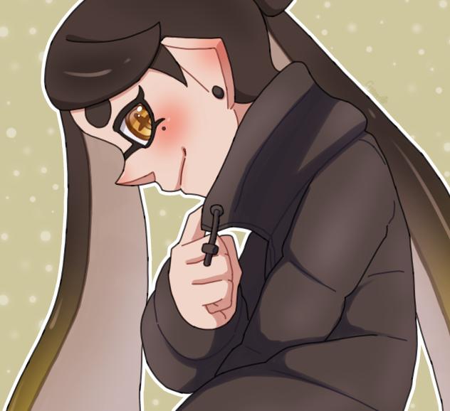 ダウンジャケットを着るアオリちゃん