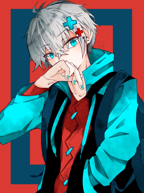 何？